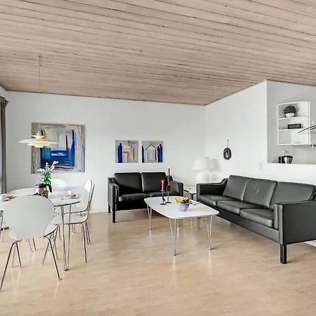 Holiday home 3 Bedroom Beautiful In Romo Romo Kirkeby