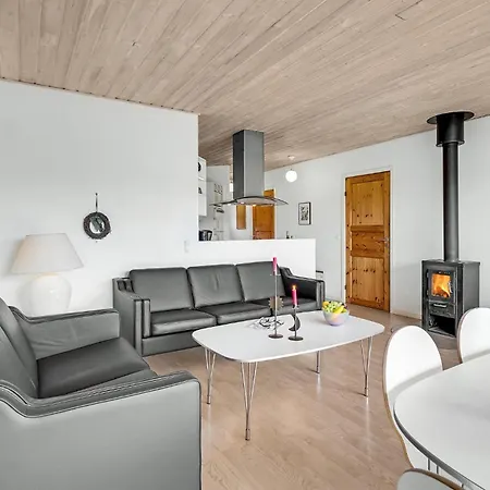 3 Bedroom Beautiful In Romo Holiday home Romo Kirkeby