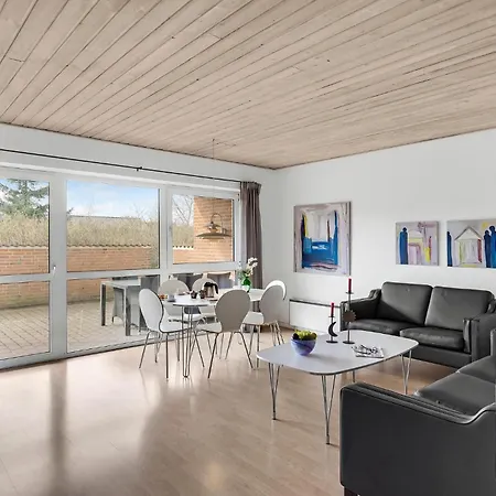 Holiday home 3 Bedroom Beautiful In Romo Romo Kirkeby